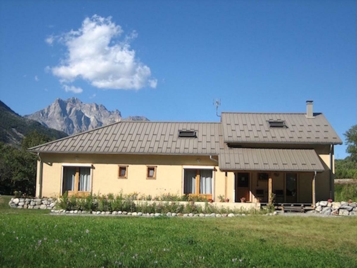 皮埃尔奥朗住宿加早餐旅馆 LʼArgentière-la-Bessée 外观 照片